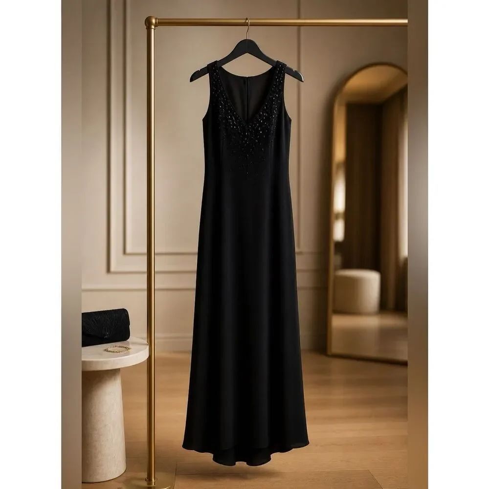 BLACK DRESS VINTAGE JONES NEW YORK FULL LENGTH WITH EMBELLISHED BODICE SIZE 4